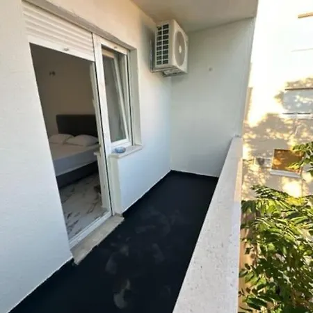 Apartment Quinn Teuta In Split