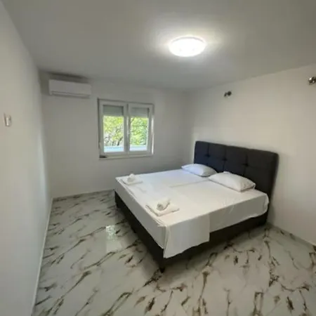 Apartment Quinn Teuta In Split