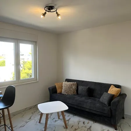 Apartamento Quinn Teuta In