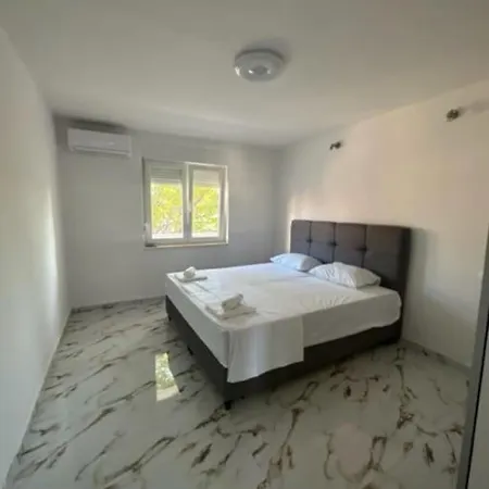 Apartment Quinn Teuta In Split