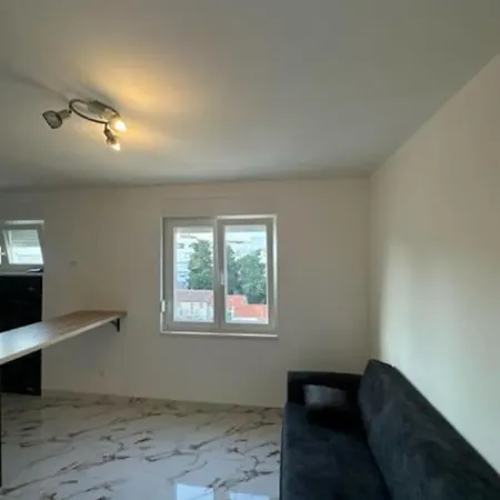 Apartamento Quinn Teuta In *