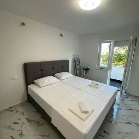 Apartment Quinn Teuta In Split